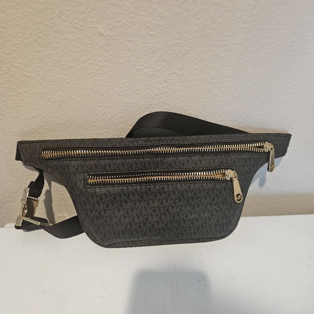 Michael kors logo double-zip fanny pack